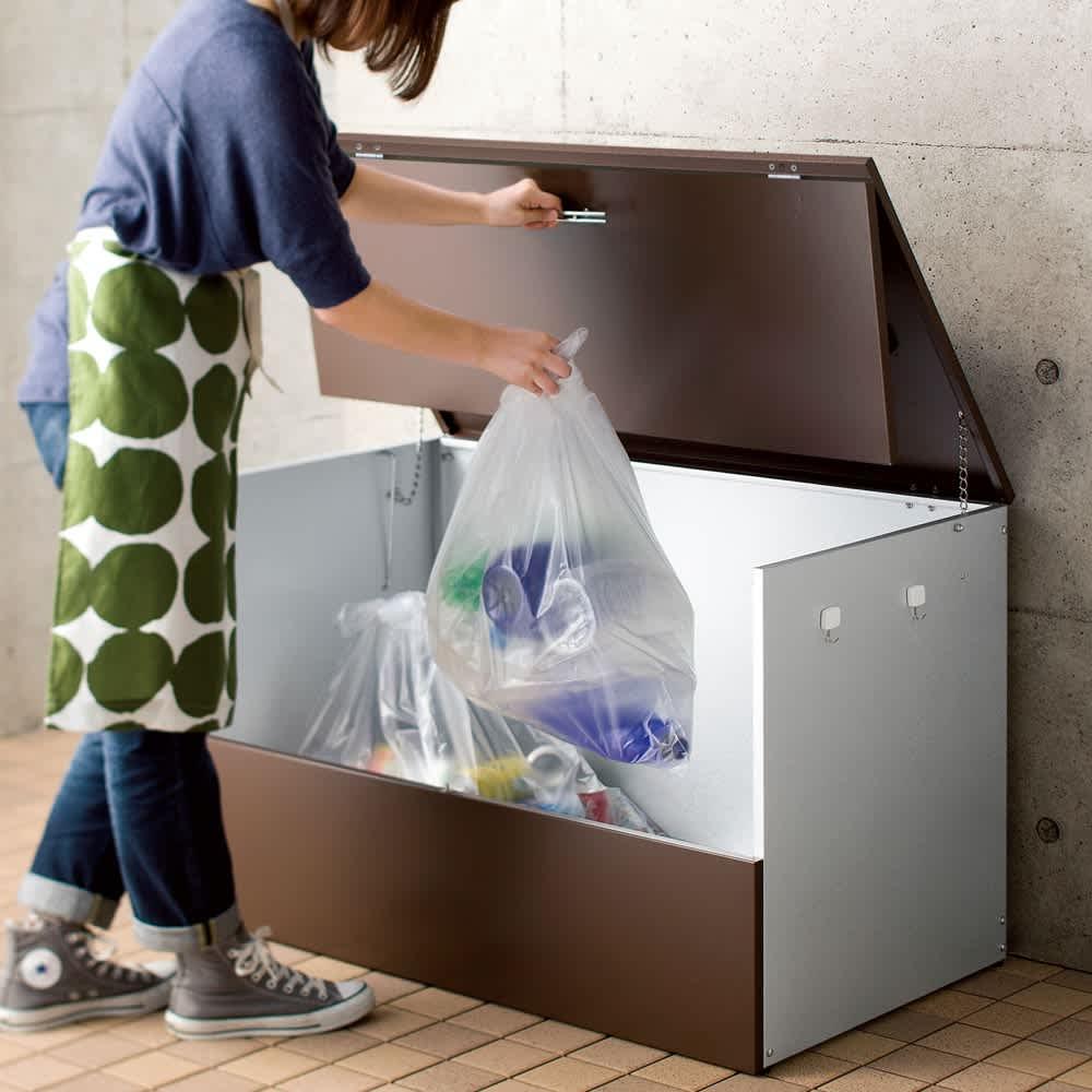 大きく開くガルバ製ゴミ保管庫 幅100奥行56cm
